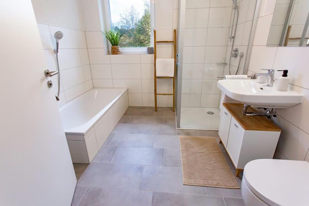 Grosse Cozy 4-Zi-Whg Mit Balkon Naehe Europa Park Und Rulantica Apartment Lahr  Exterior photo